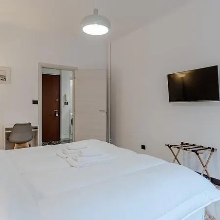 Guesthost - Comfy Flat In Appartement *