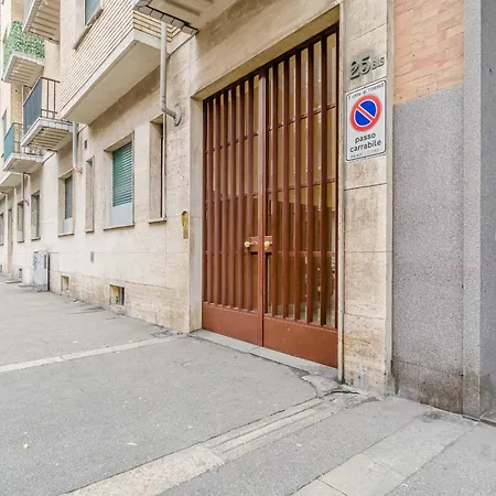Guesthost - Comfy Flat In Τορίνο