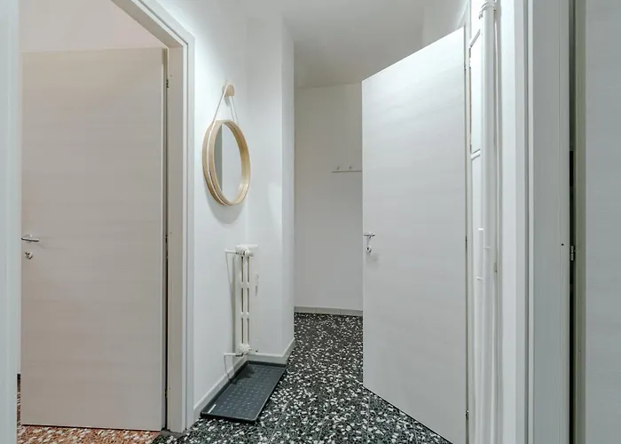 Guesthost - Comfy Flat In *