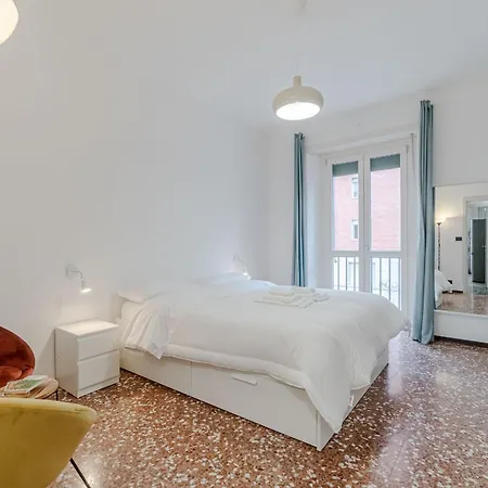 Guesthost - Comfy Flat In Apartamento *