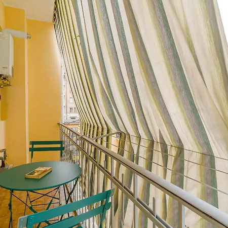 Guesthost - Comfy Flat In Apartamento Turín