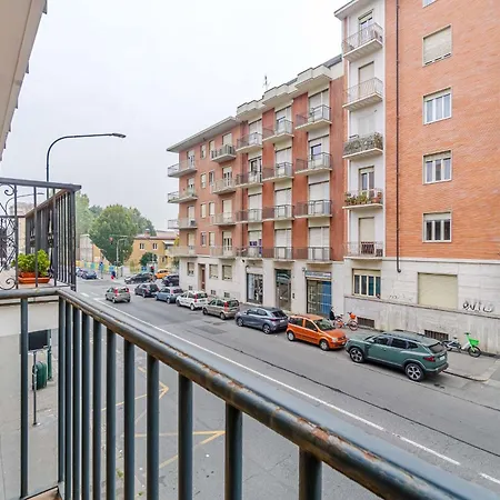 Guesthost - Comfy Flat In Apartamento *